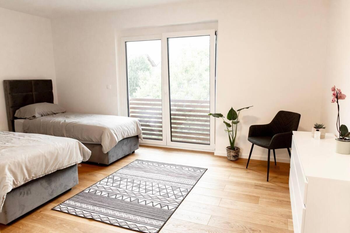 Aura Apartments Zirovnica Zewnętrze zdjęcie