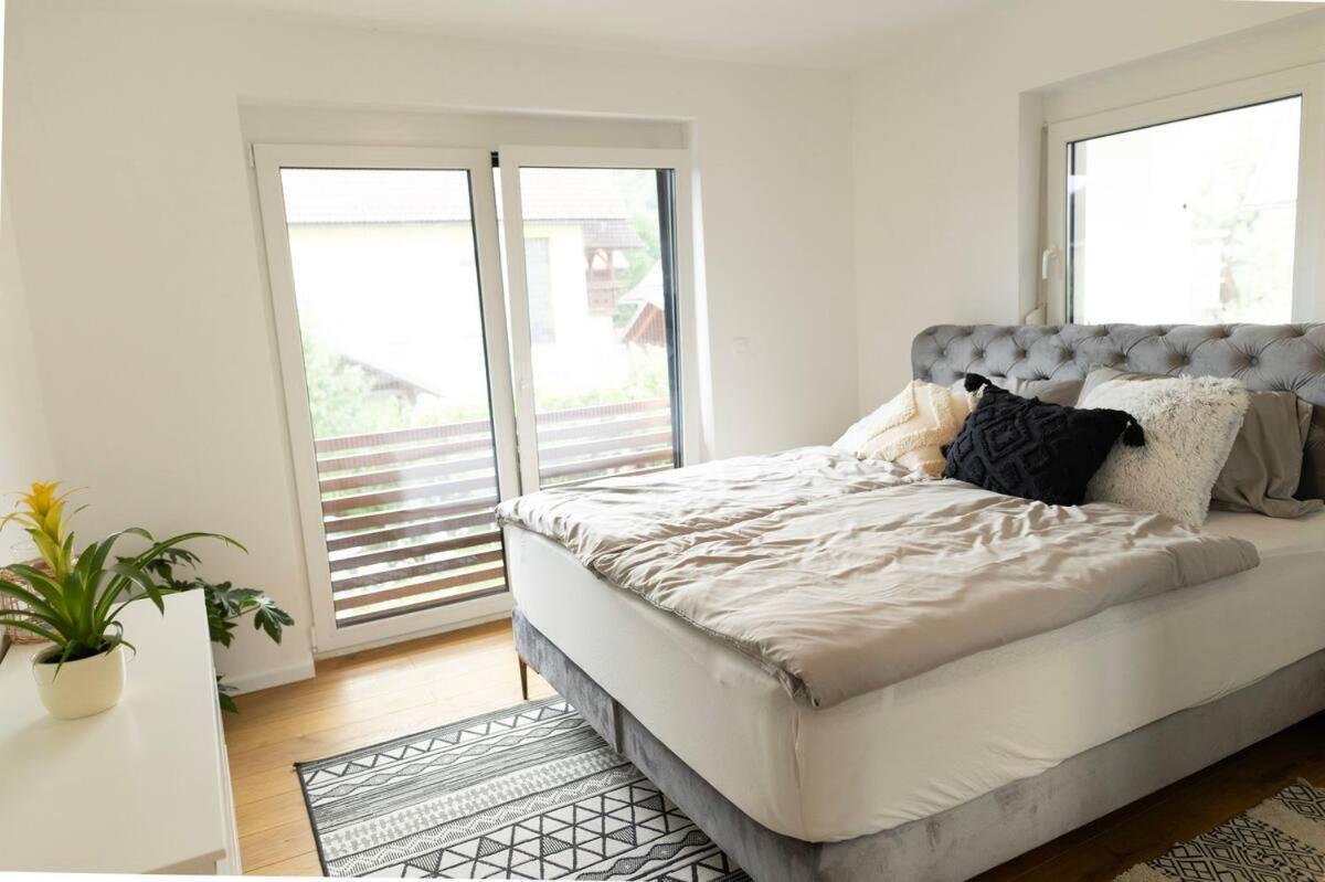 Aura Apartments Zirovnica Zewnętrze zdjęcie