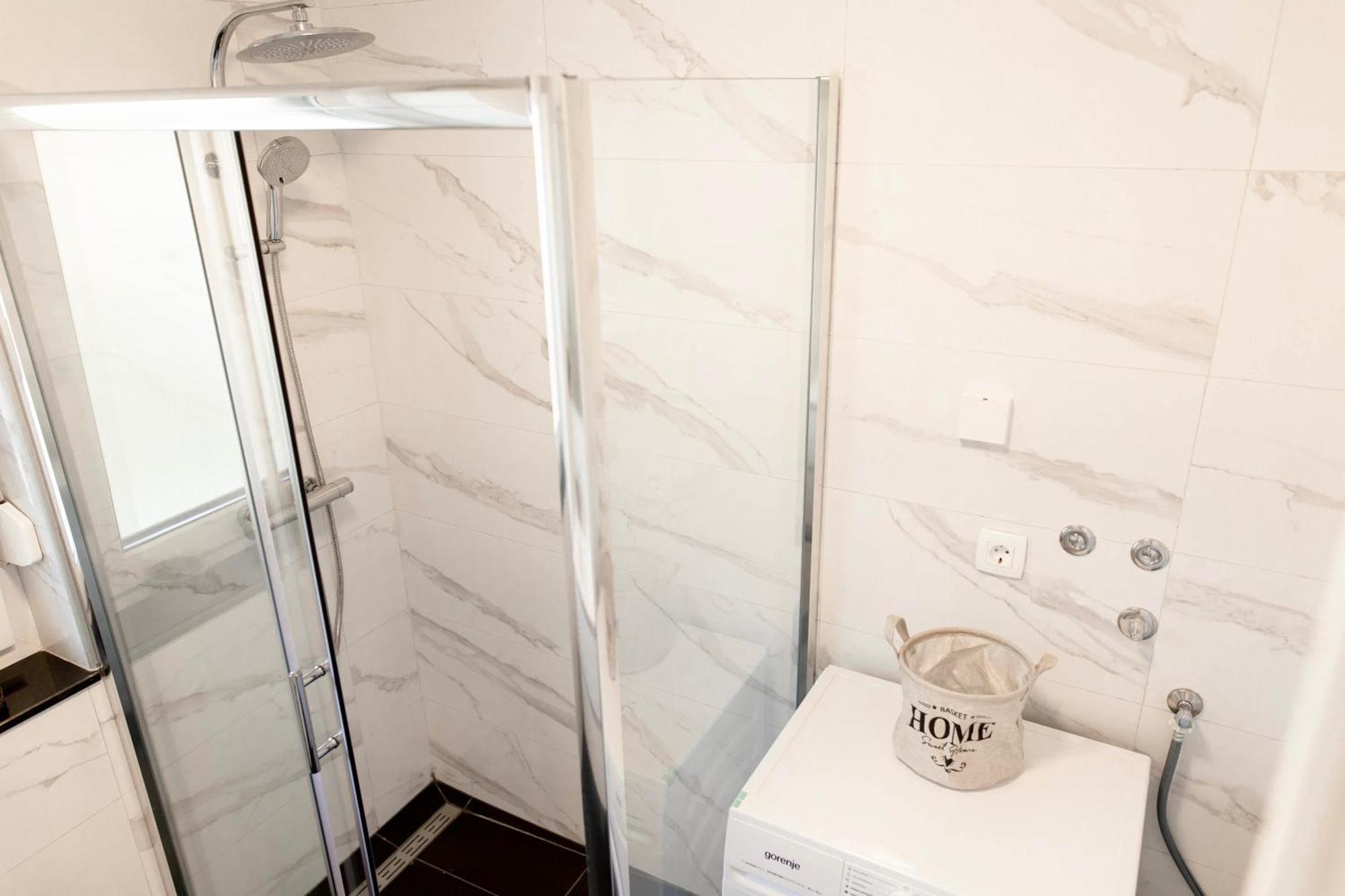 Aura Apartments Zirovnica Zewnętrze zdjęcie