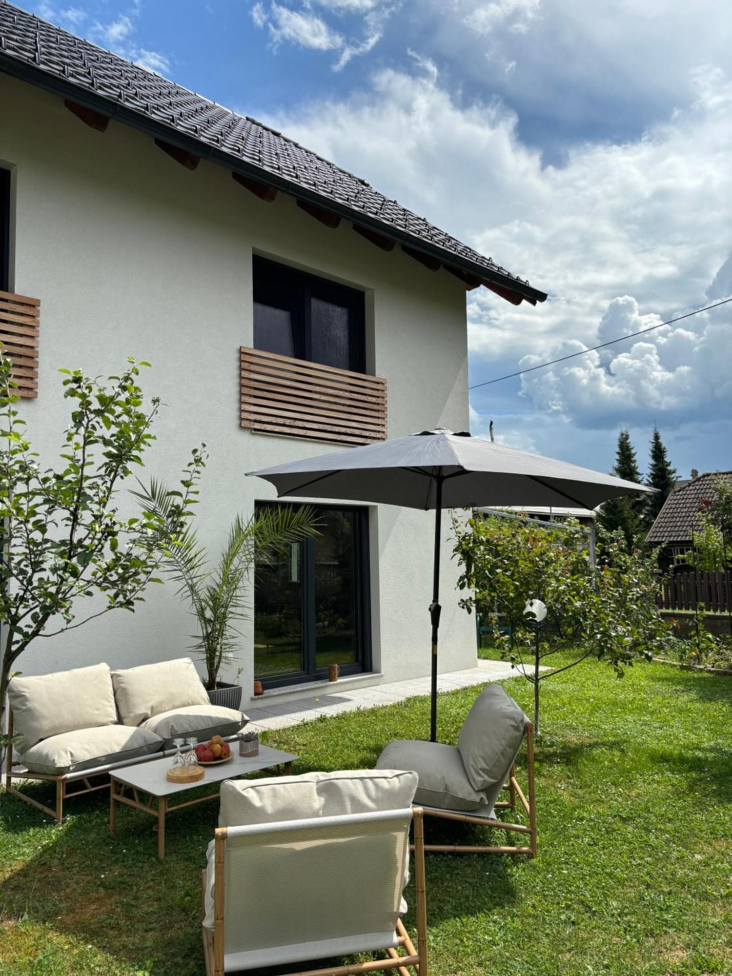 Aura Apartments Zirovnica Zewnętrze zdjęcie