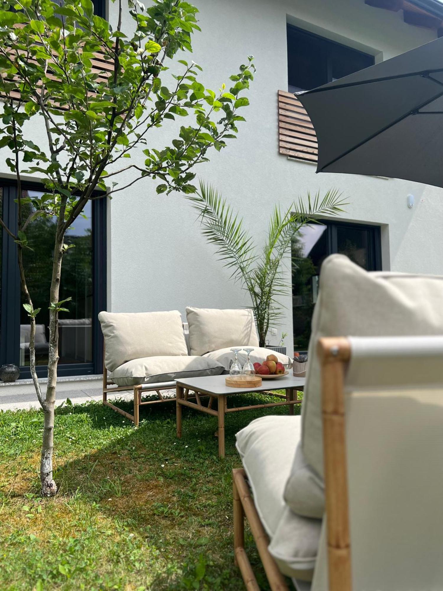 Aura Apartments Zirovnica Zewnętrze zdjęcie