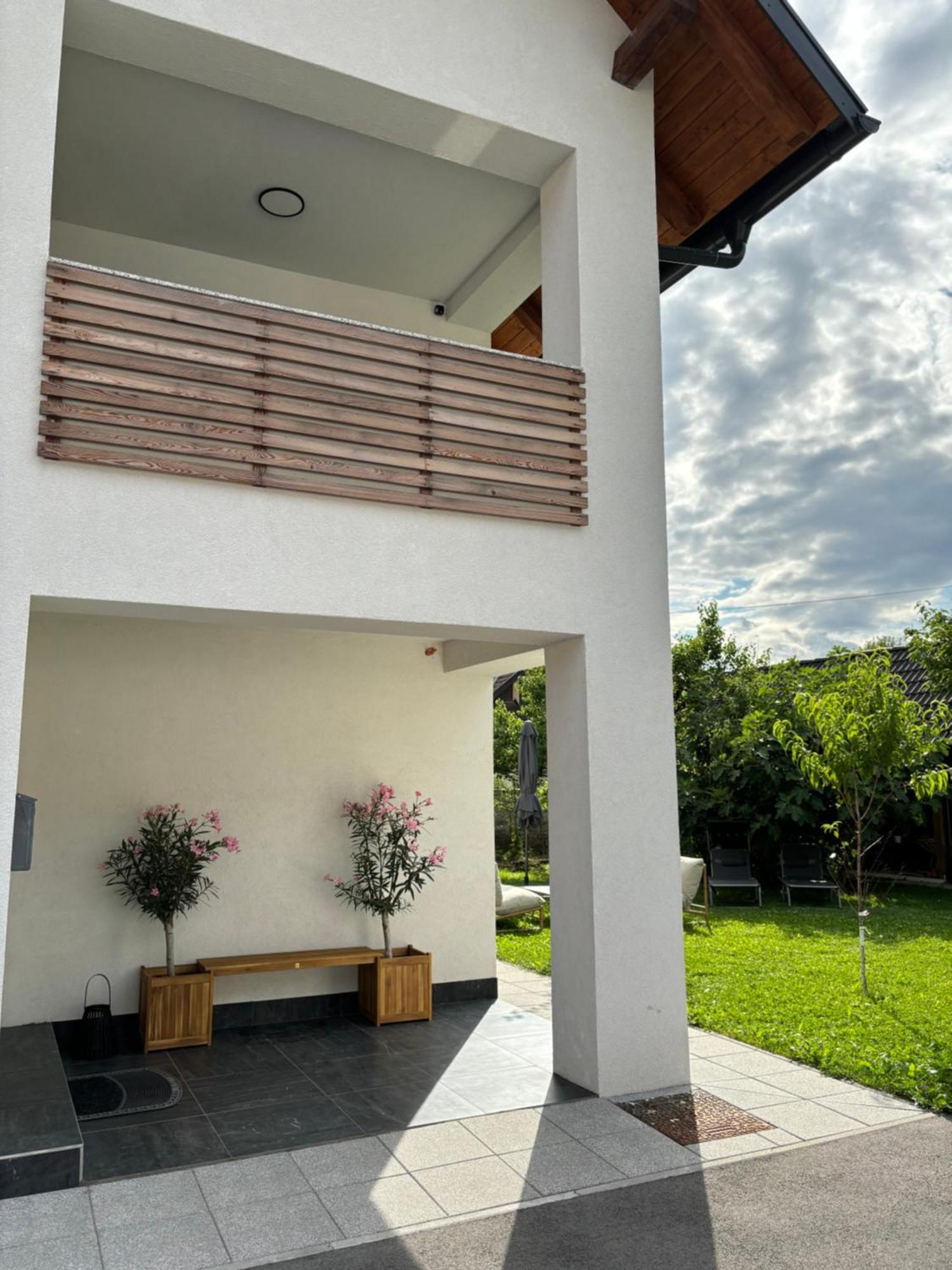 Aura Apartments Zirovnica Zewnętrze zdjęcie