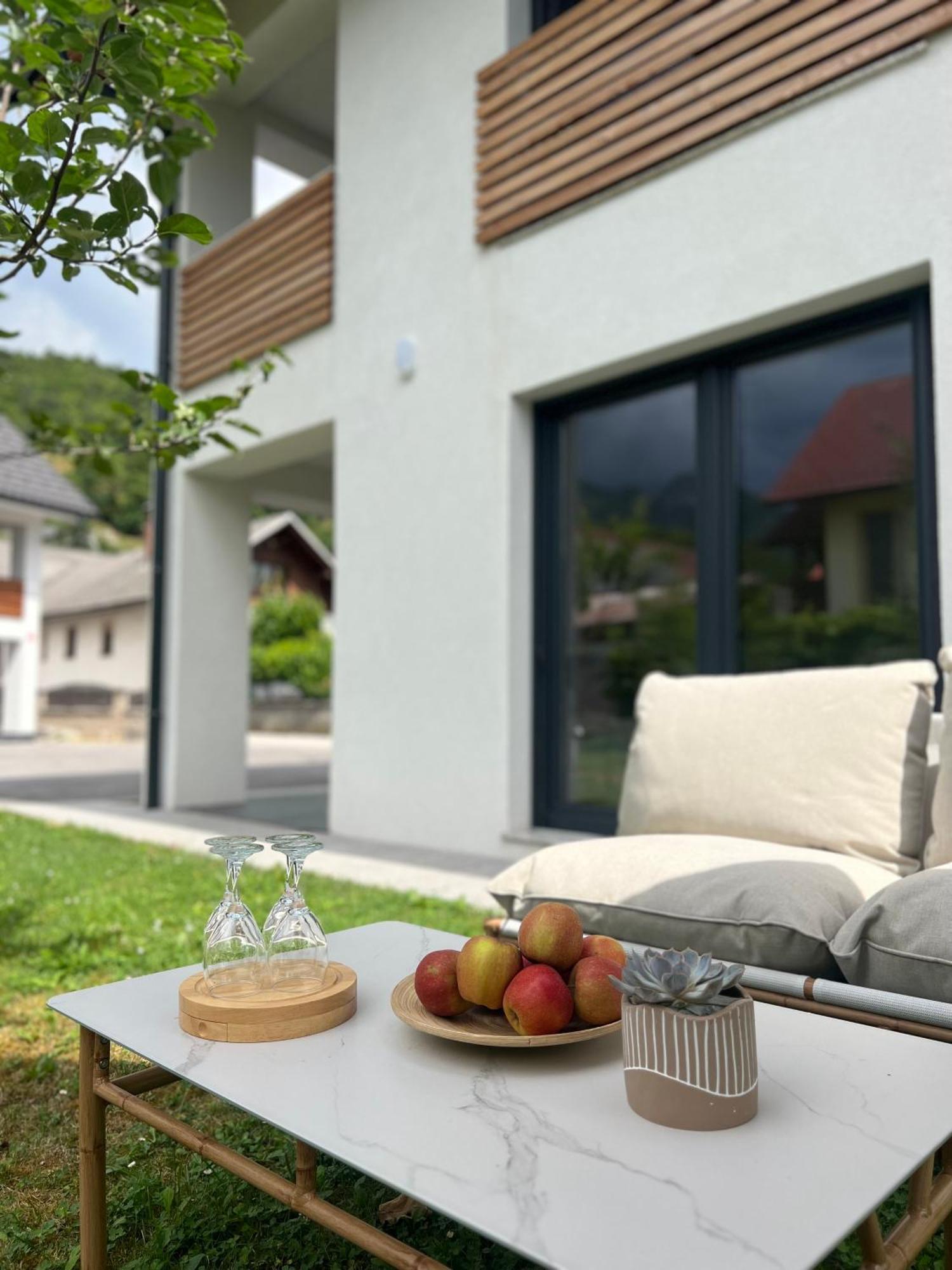 Aura Apartments Zirovnica Zewnętrze zdjęcie