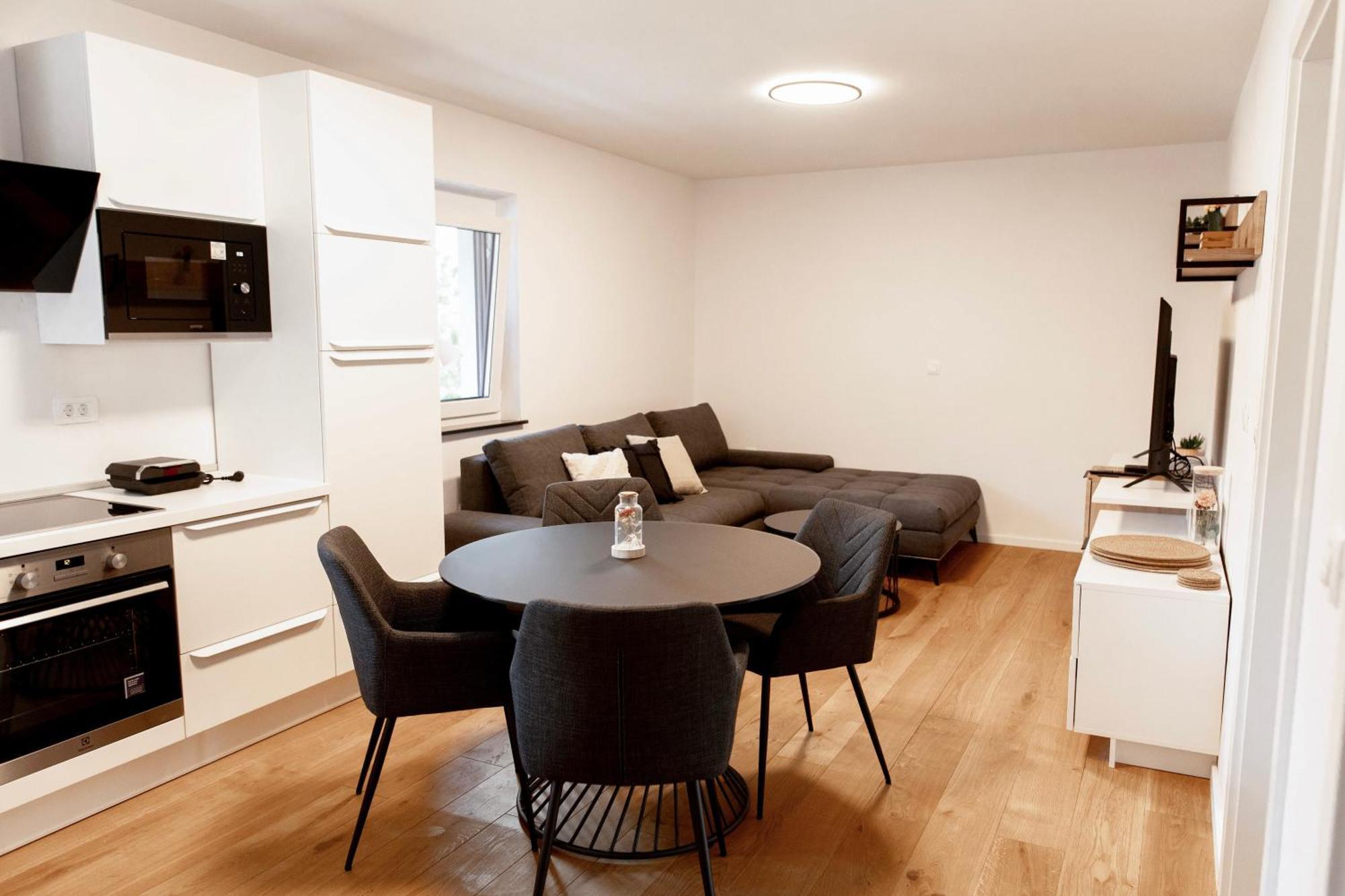Aura Apartments Zirovnica Zewnętrze zdjęcie