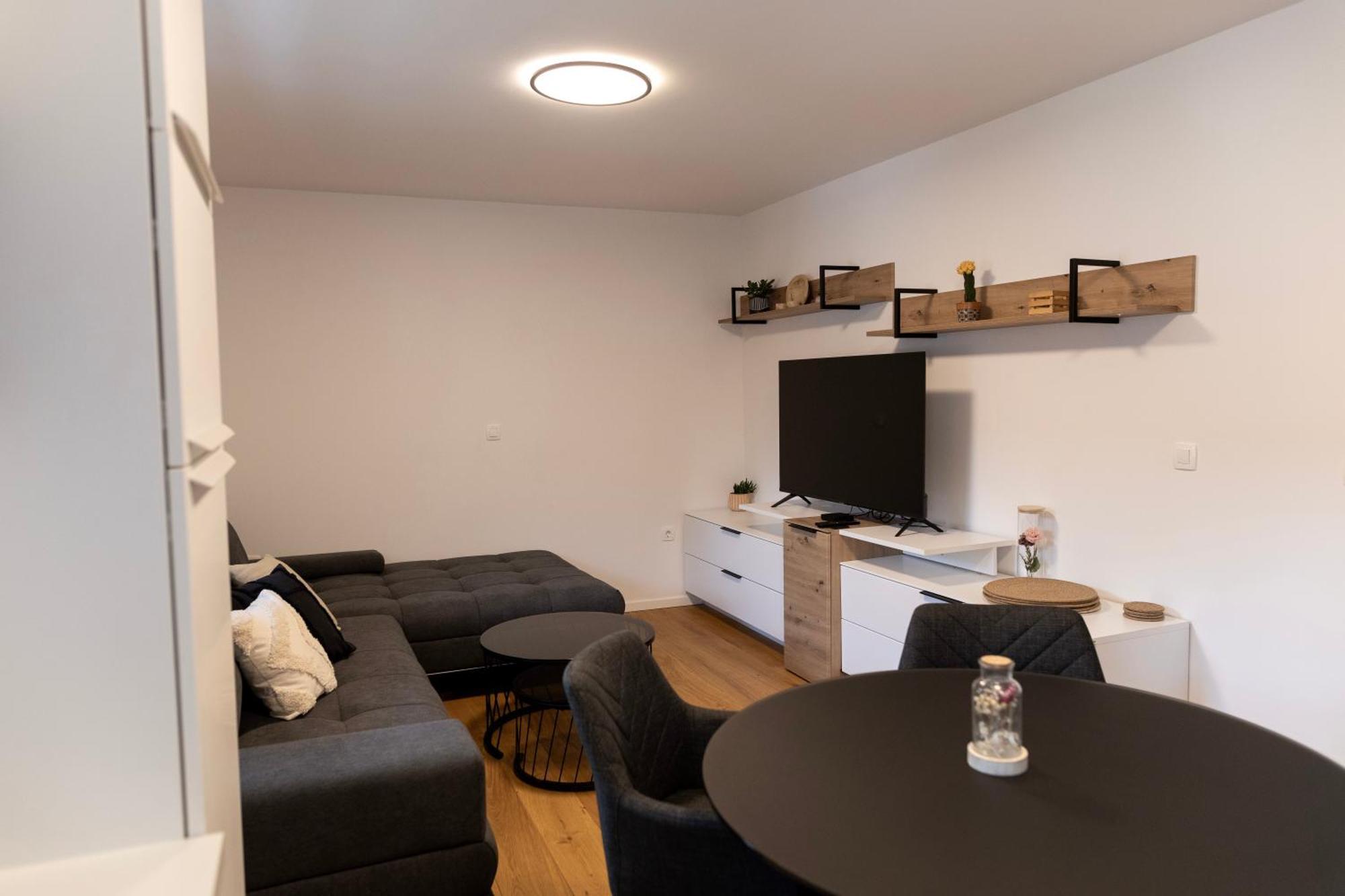 Aura Apartments Zirovnica Zewnętrze zdjęcie